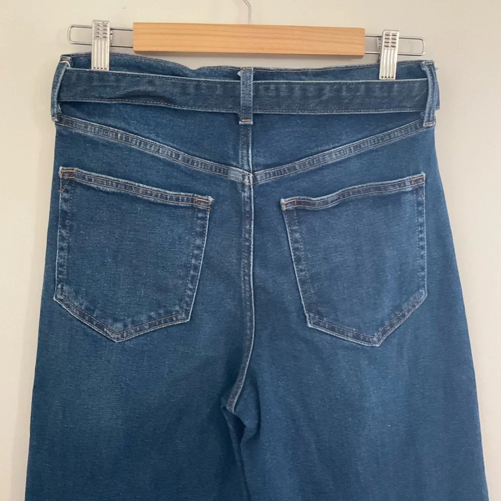 GAP High Rise Stride Belted Wide-Leg Jeans